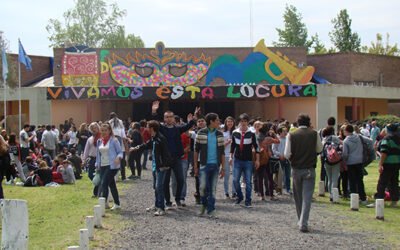 Mil jóvenes por una «locura»