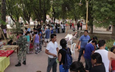 Los artesanos y el arte en la plaza