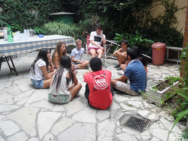 Adolescentes, diálogo, política y fraternidad
