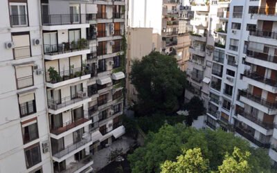 Ser células de transformación en un edificio de ciudad