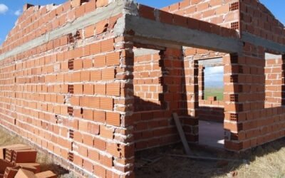 Una casa para la viuda y sus hijos