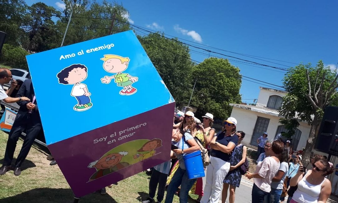 Inauguración del dado de la paz en Alta Gracia (Córdoba)