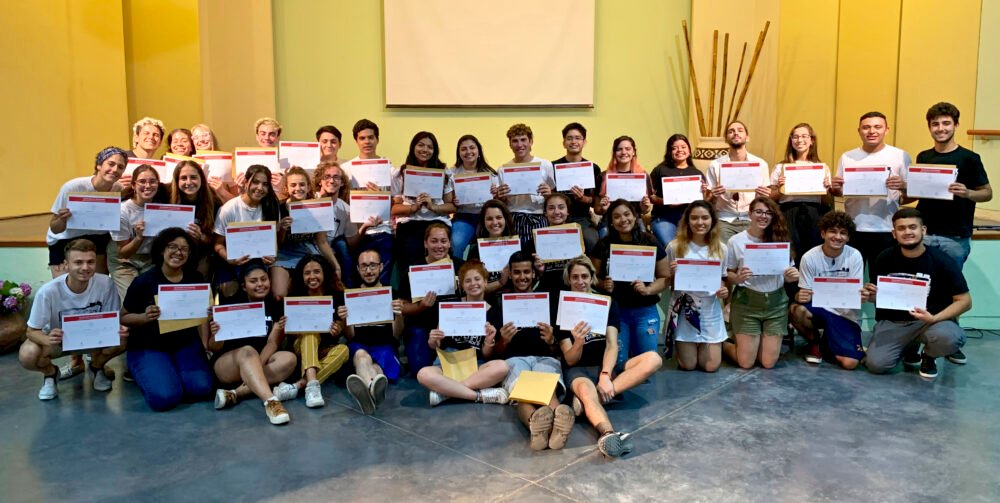 Primeros egresados de la Escuela de Jóvenes de la Mariápolis Lía con certificación universitaria de la UNNOBA